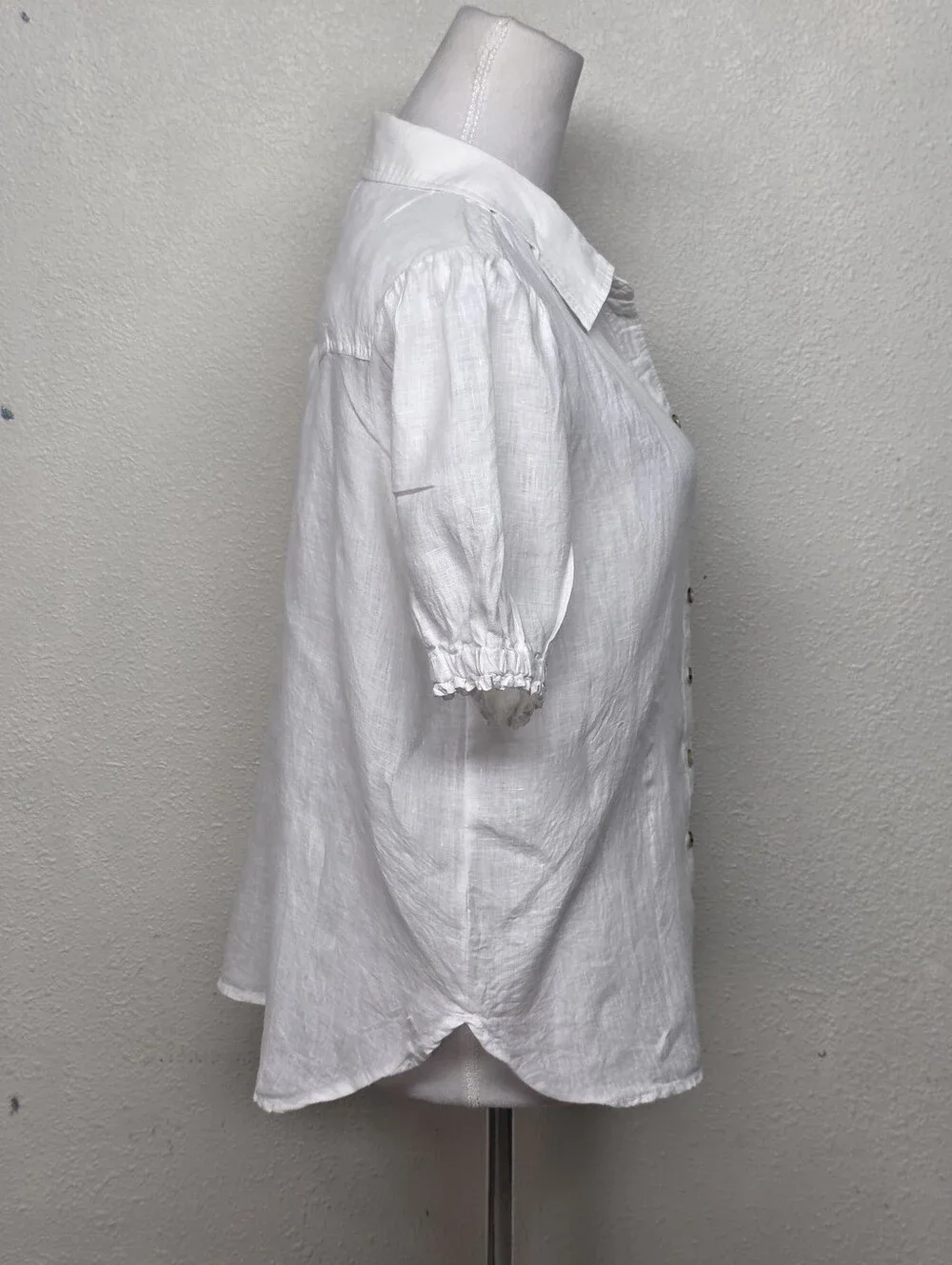 Pilcro Anthropologie White Linen Puff-Sleeve Button Front Blouse